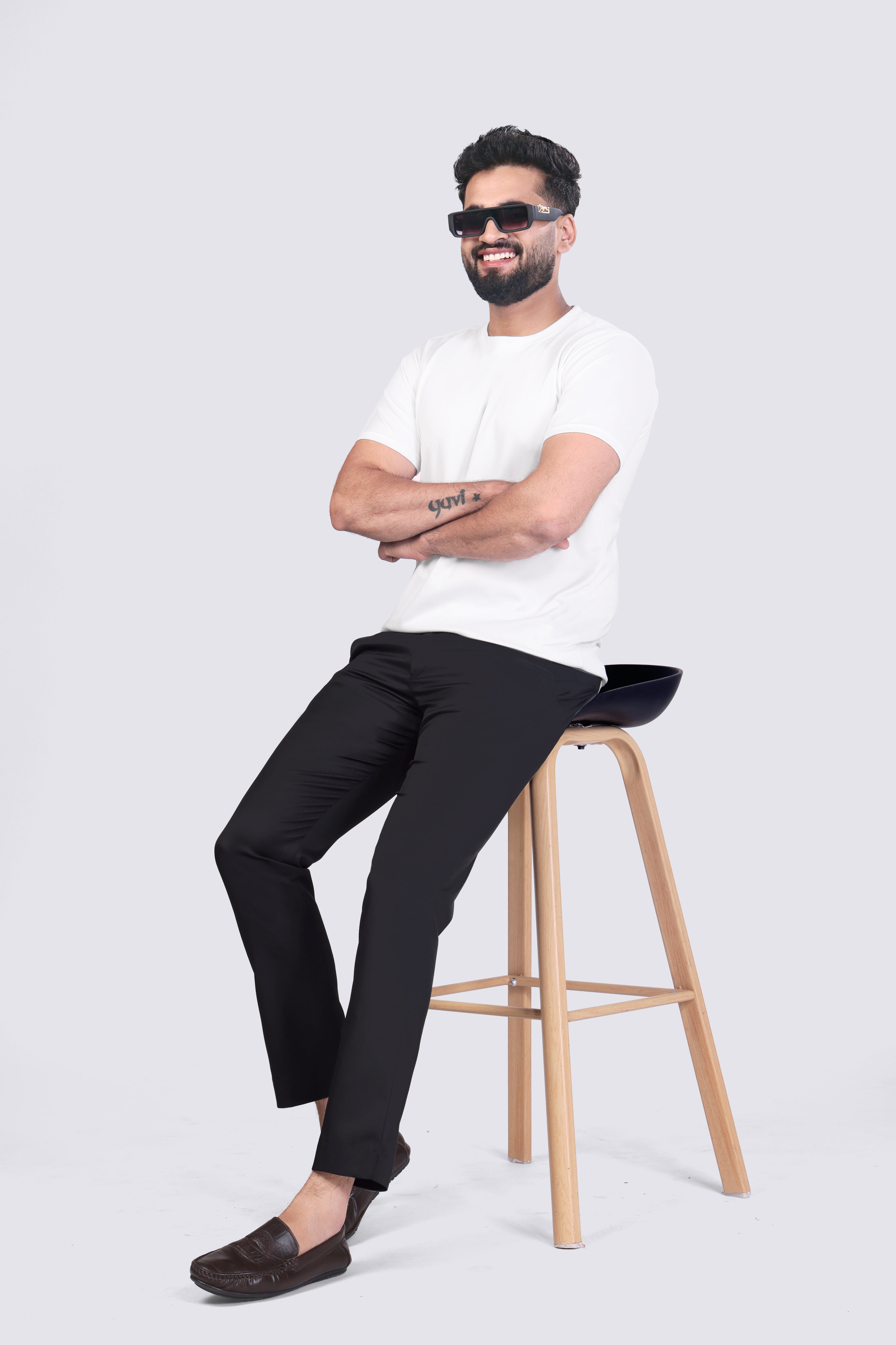 Deep Black Pleated Plain Ankle Length Trousers for Men's